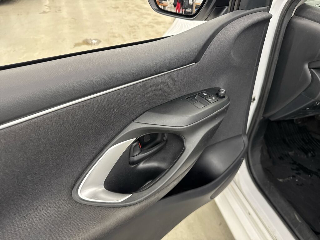 Toyota Yaris 2022 Valkoinen