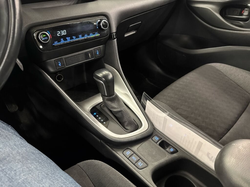 Toyota Yaris 2022 Valkoinen