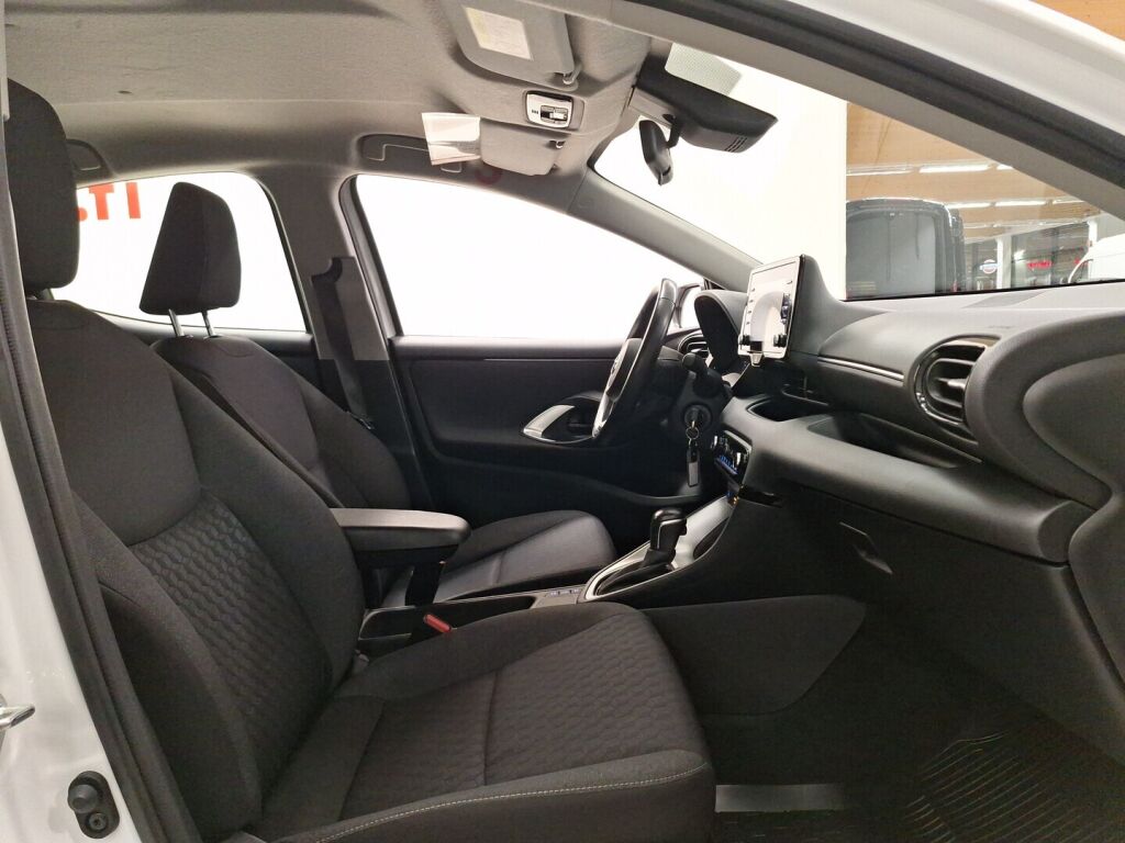 Toyota Yaris 2022 Valkoinen
