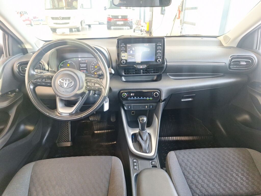 Toyota Yaris 2022 Valkoinen