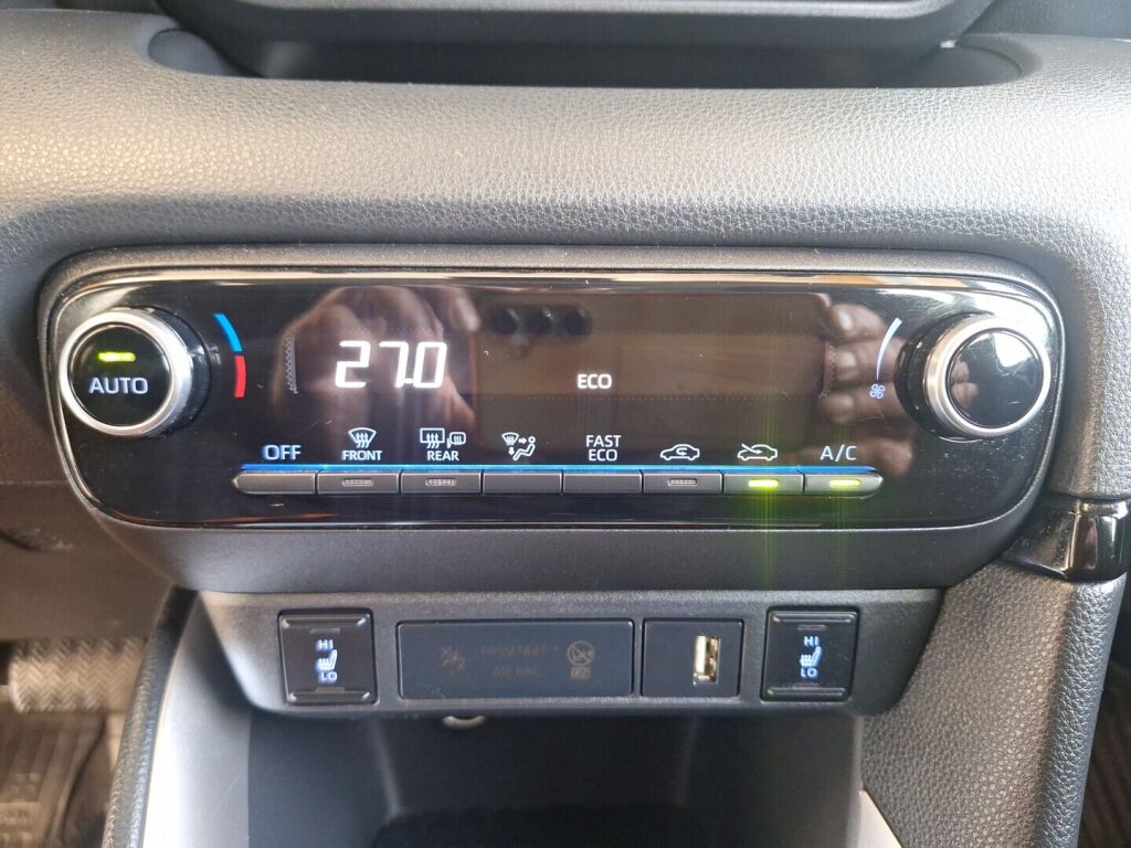 Toyota Yaris 2022 Valkoinen