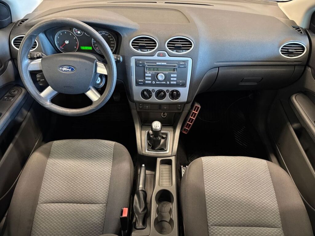 Ford Focus 2007 Valkoinen