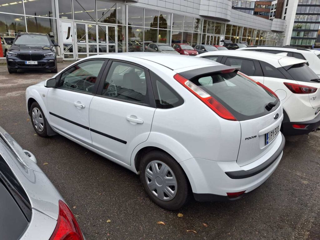 Ford Focus 1,6 100hv Ambiente 3d 2007, bild 3/4