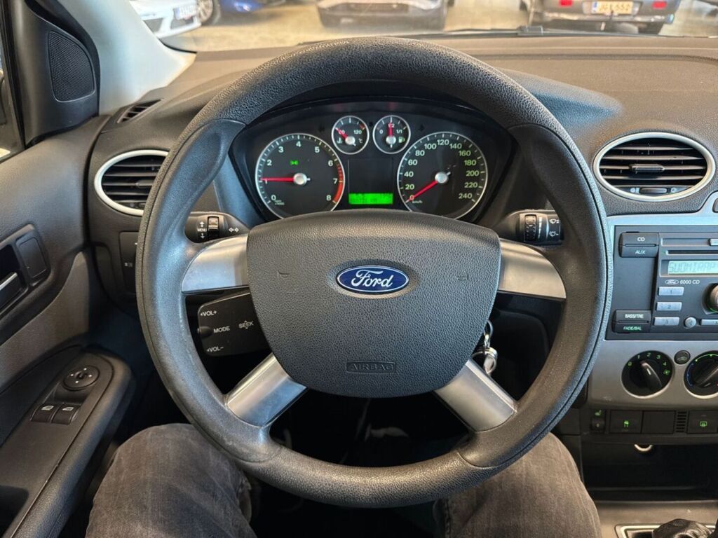 Ford Focus 2007 Valkoinen