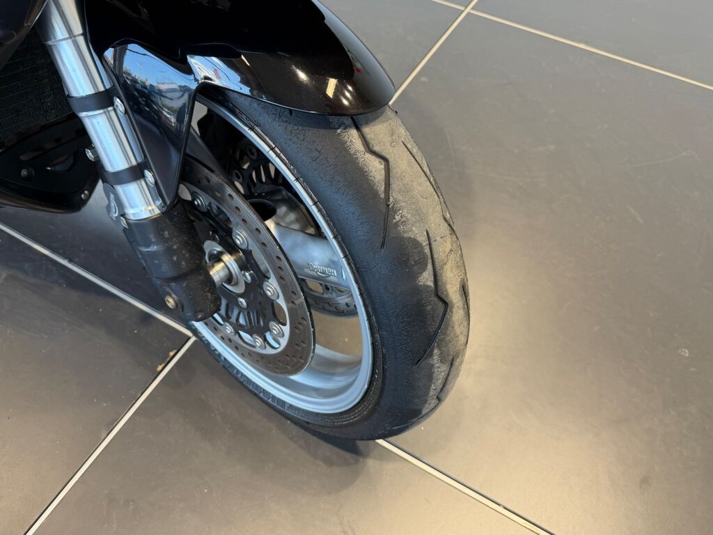 Triumph Daytona 2005 Musta