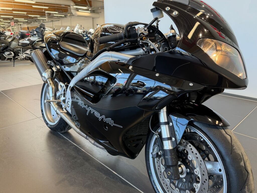Triumph Daytona 2005 Musta
