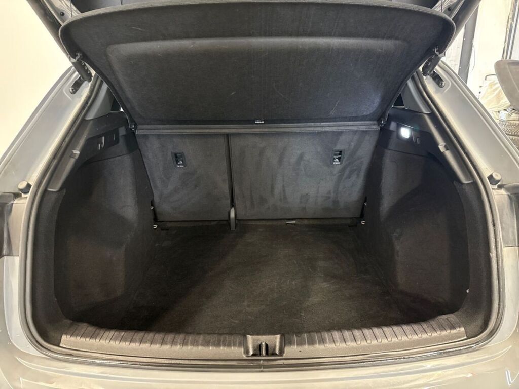 Audi Q4 e-tron 2023 Harmaa