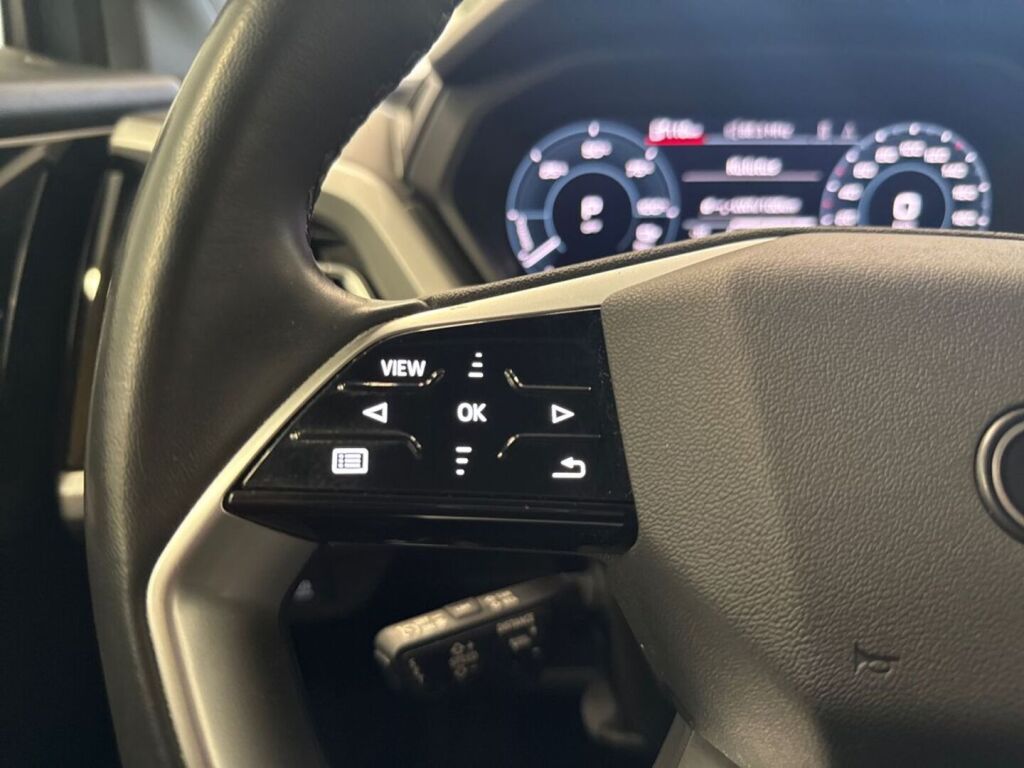 Audi Q4 e-tron 2023 Harmaa