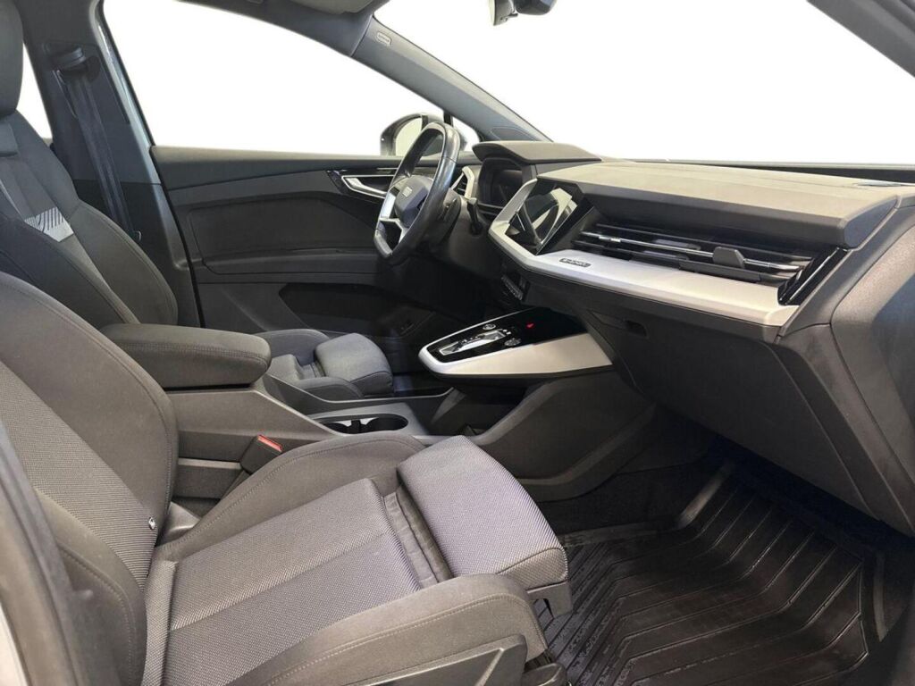 Audi Q4 e-tron 2023 Harmaa