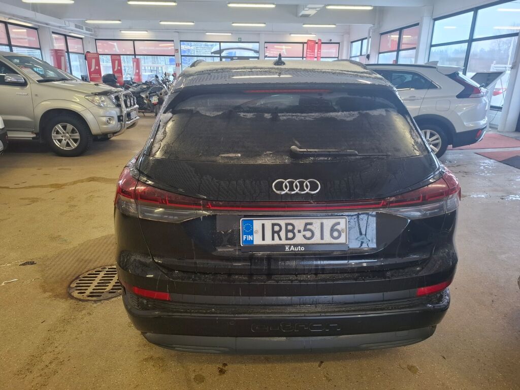Audi Q4 e-tron 2023 Musta