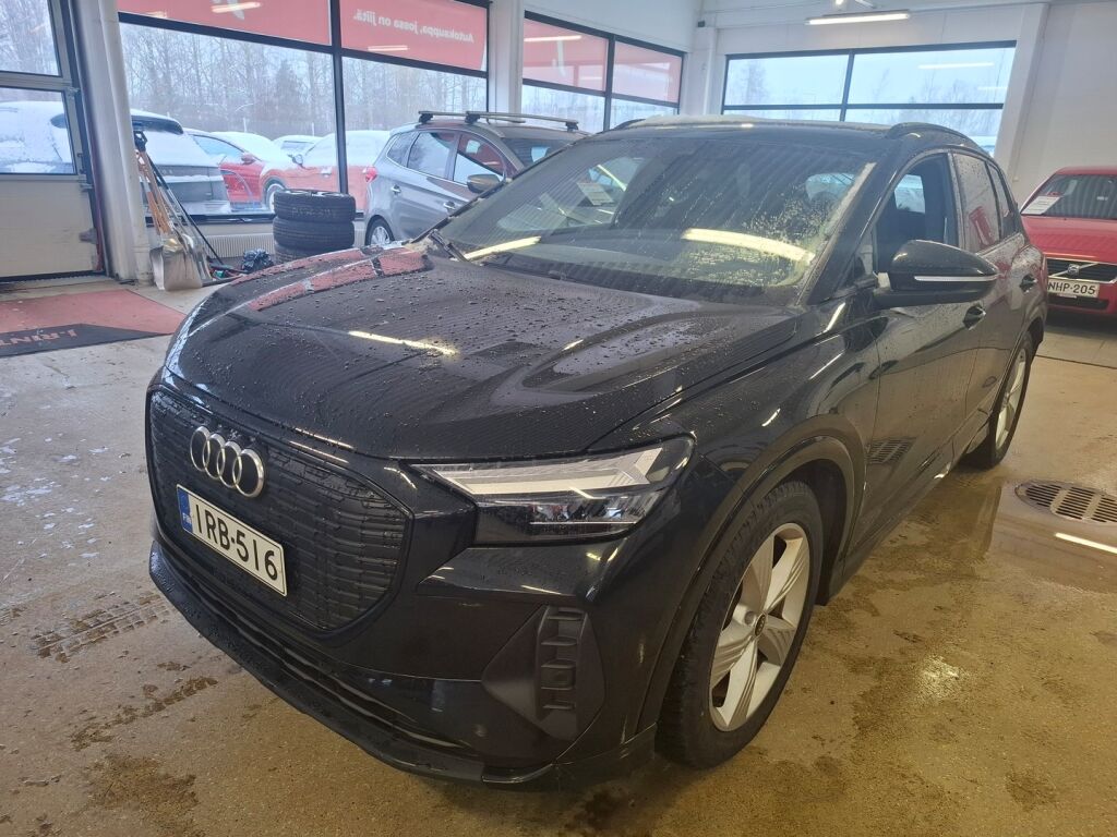 Audi Q4 e-tron 2023 Musta