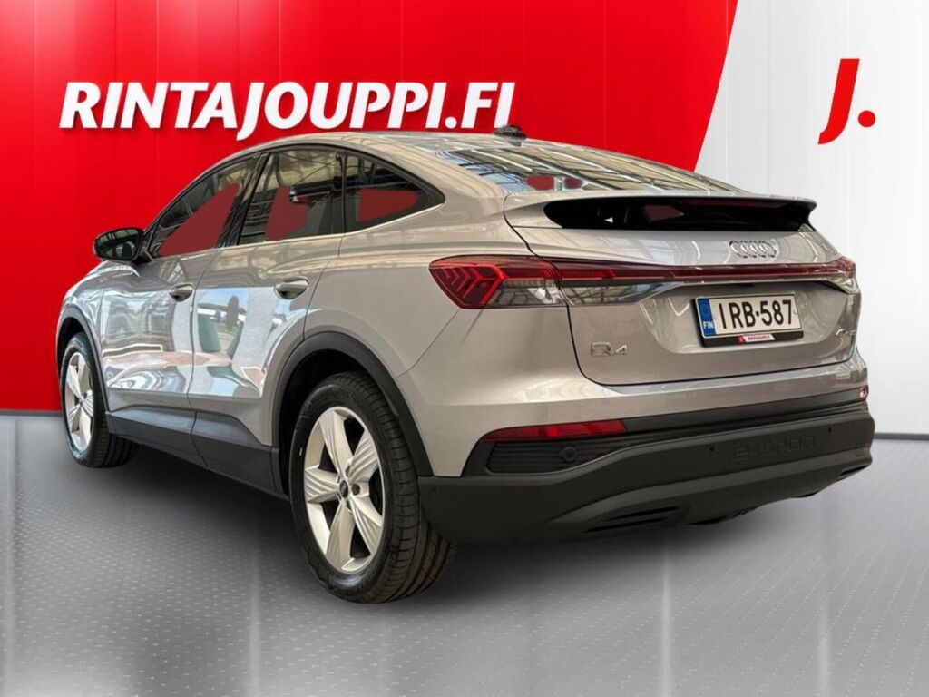 Audi Q4 e-tron 2023 Metalli hopea(Floret-hopea)