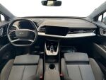 Audi Q4 e-tron 2023 Metalli hopea(Floret-hopea)