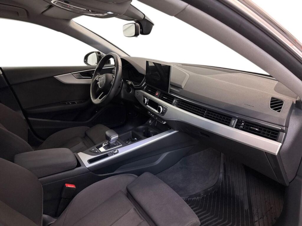 Audi A5 2023 Musta