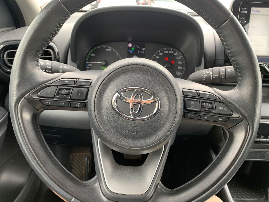 Toyota Yaris 2023 Ruskea (beige)