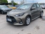 Toyota Yaris 2023 Ruskea (beige)