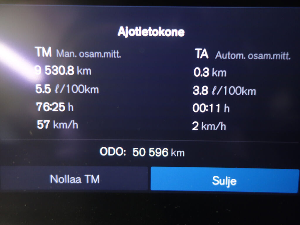 Volvo XC60 2023 Musta