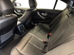 BMW 330 2018 Sininen
