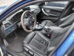 BMW 330 2018 Sininen
