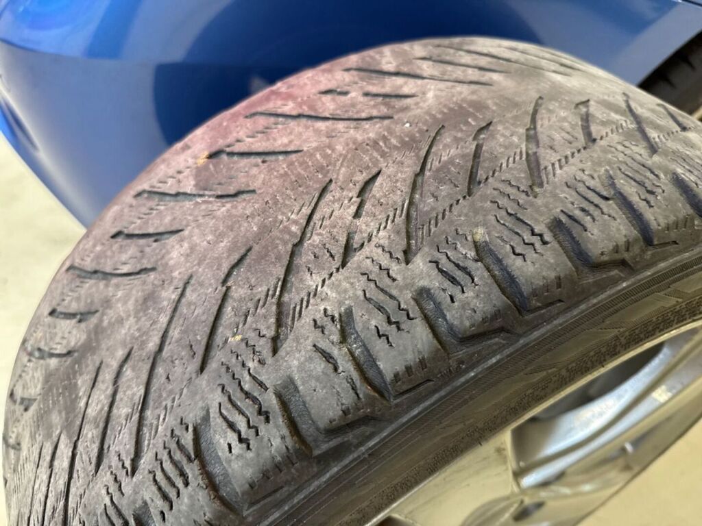 BMW 330 2018 Sininen
