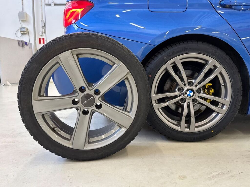 BMW 330 2018 Sininen