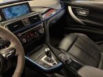 BMW 330 2018 Sininen