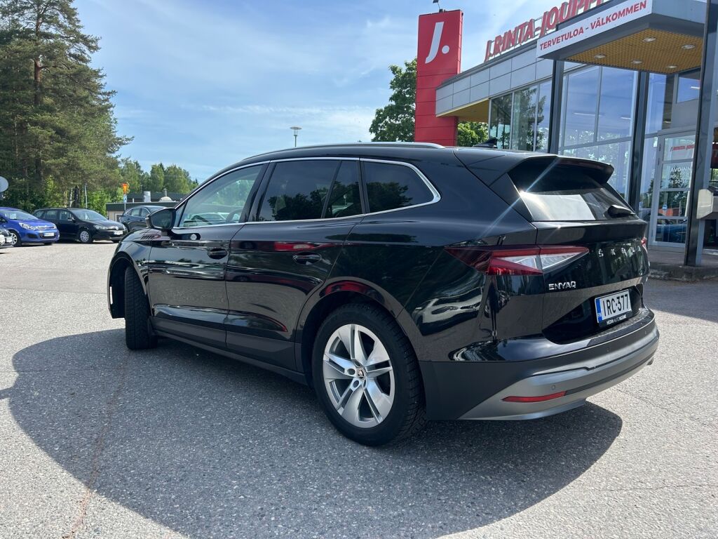 Skoda Enyaq 2023 Musta