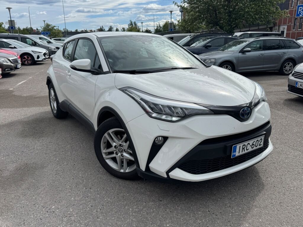 Toyota C-HR 2023 Valkoinen
