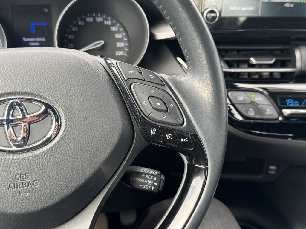 Toyota C-HR 2023 Valkoinen