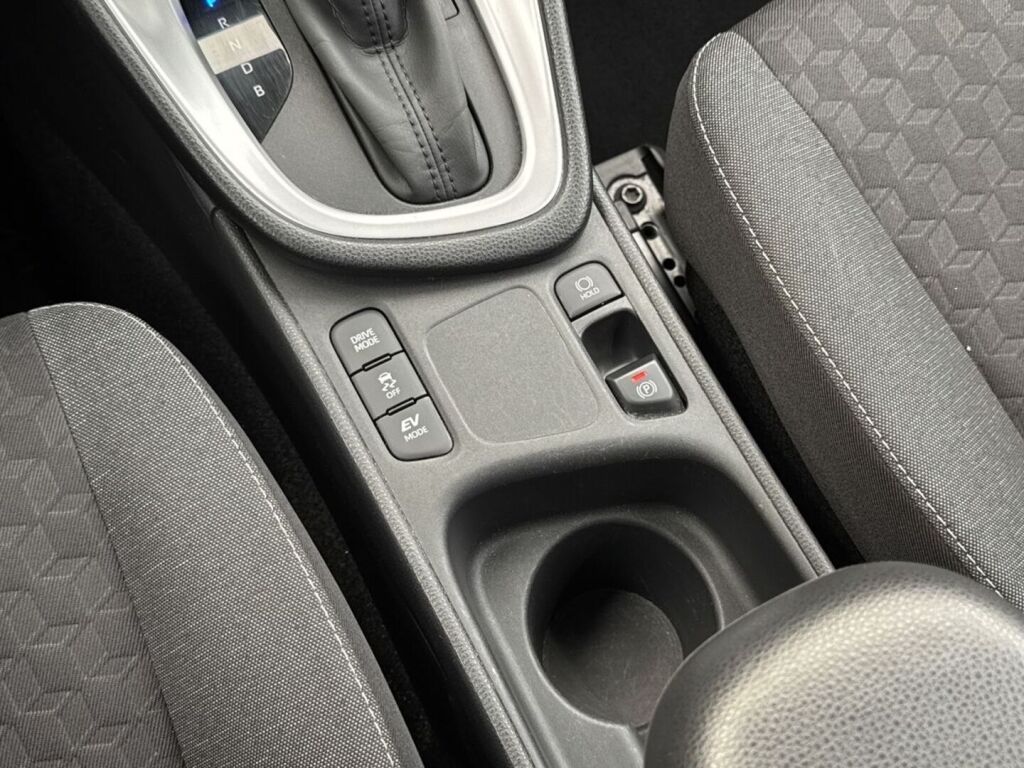 Toyota Yaris 2023 Valkoinen