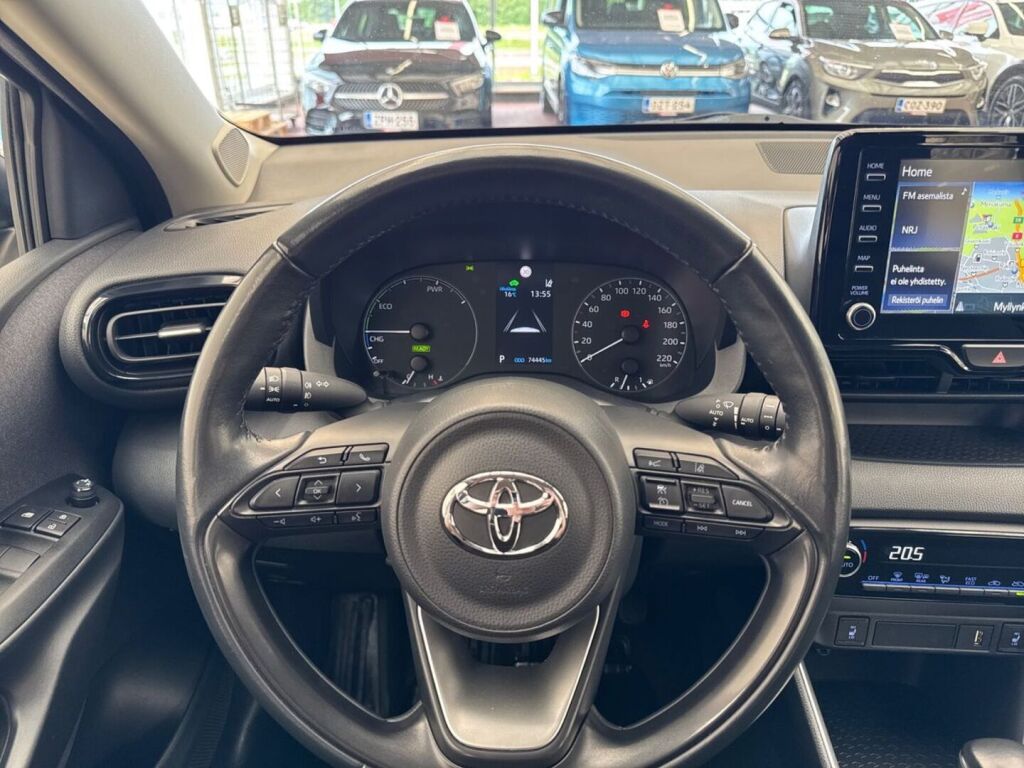 Toyota Yaris 2023 Valkoinen