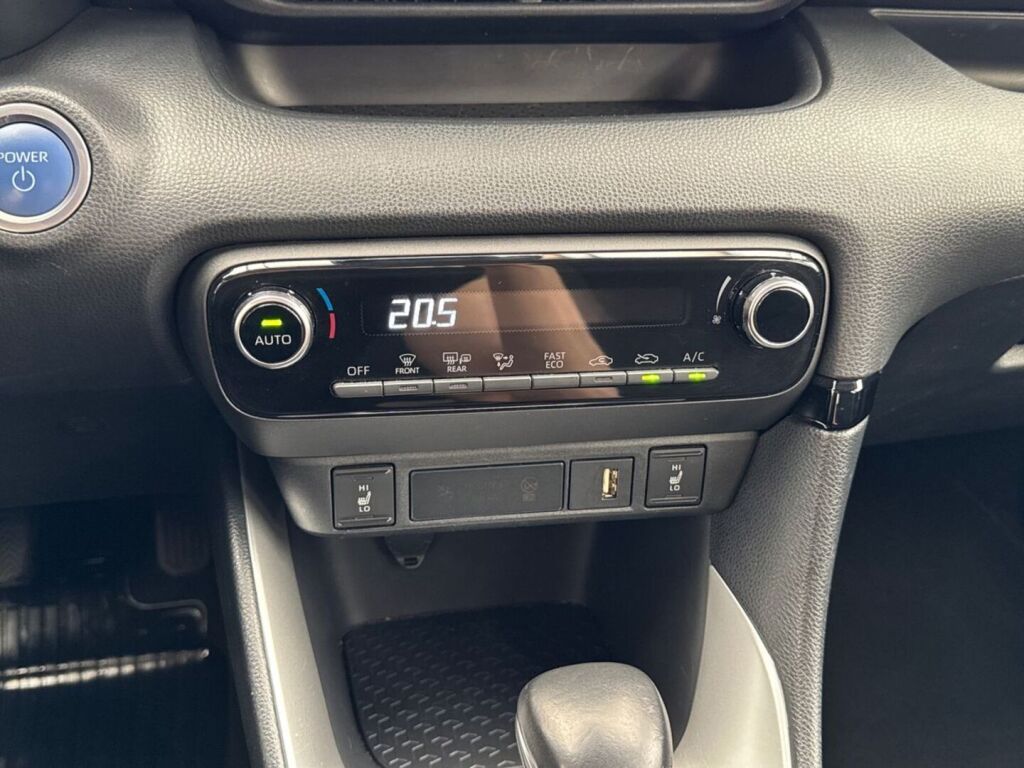 Toyota Yaris 2023 Valkoinen