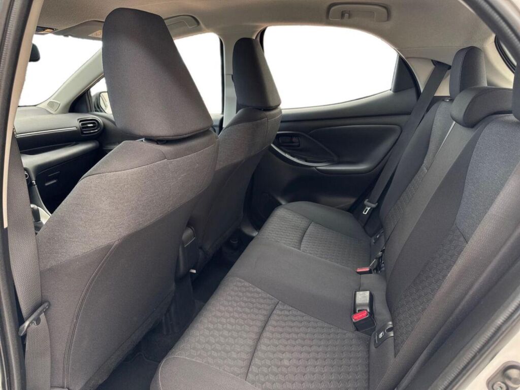 Toyota Yaris 2023 Valkoinen