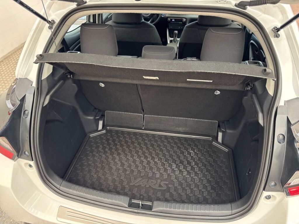 Toyota Yaris 2023 Valkoinen