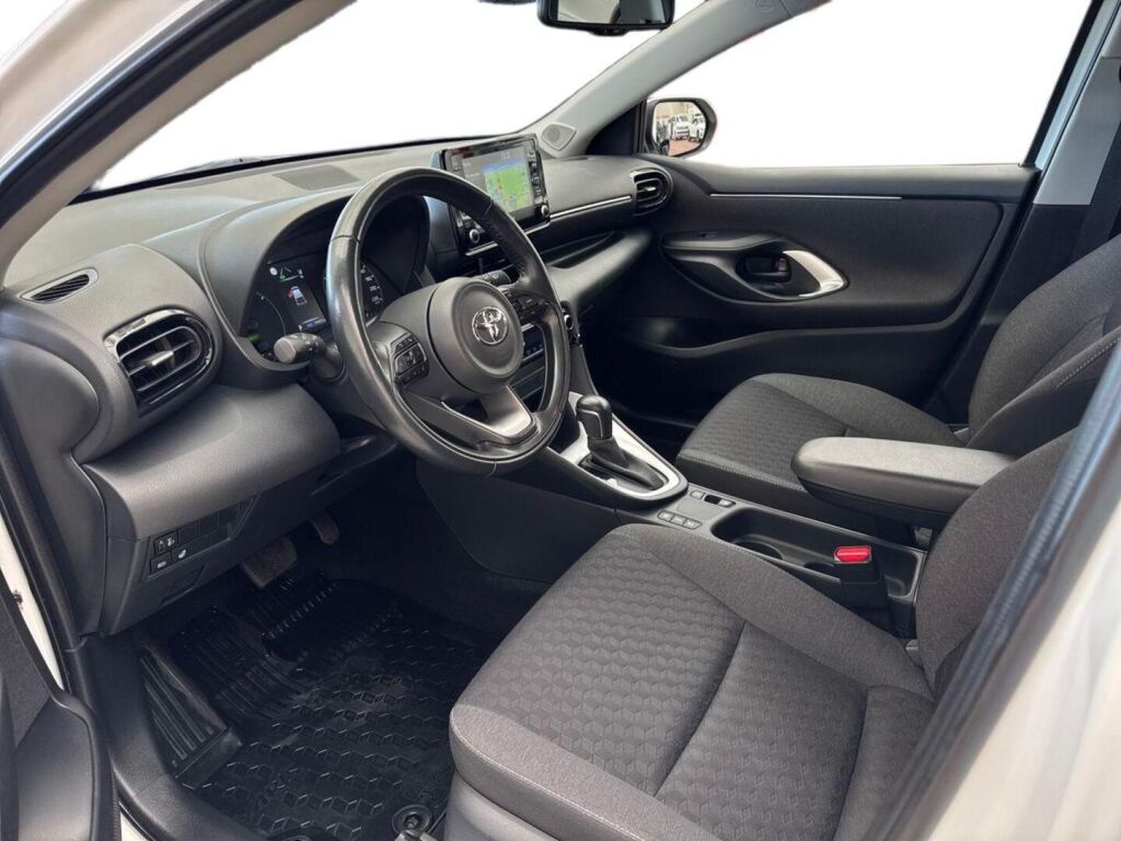 Toyota Yaris 2023 Valkoinen