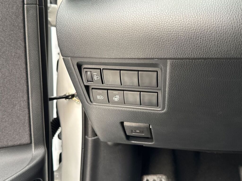 Toyota Yaris 2023 Valkoinen