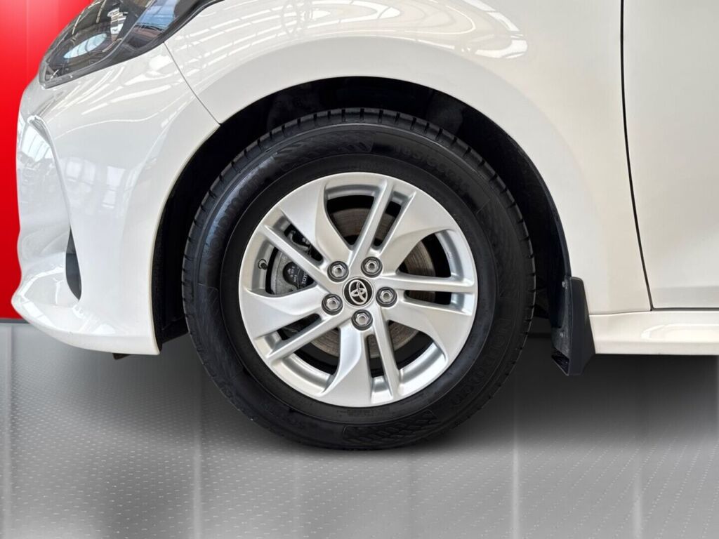 Toyota Yaris 2023 Valkoinen