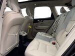 Volvo XC60 2023 Musta