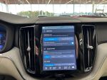 Volvo XC60 2023 Musta