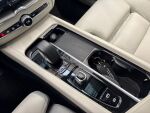 Volvo XC60 2023 Musta