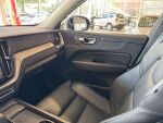 Volvo XC60 2023 Musta