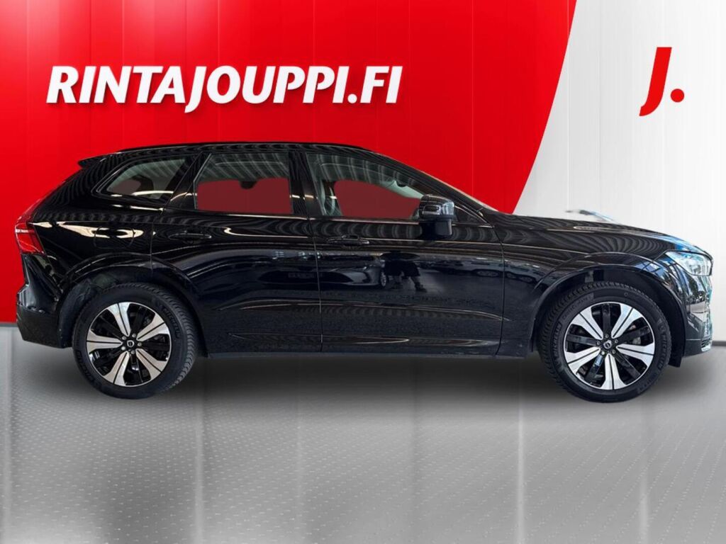 Volvo XC60 2023 Musta