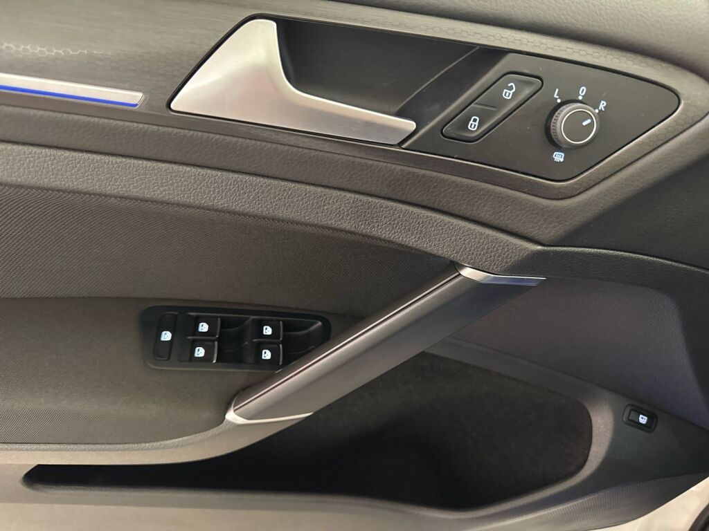 Volkswagen Golf 2020 Valkoinen