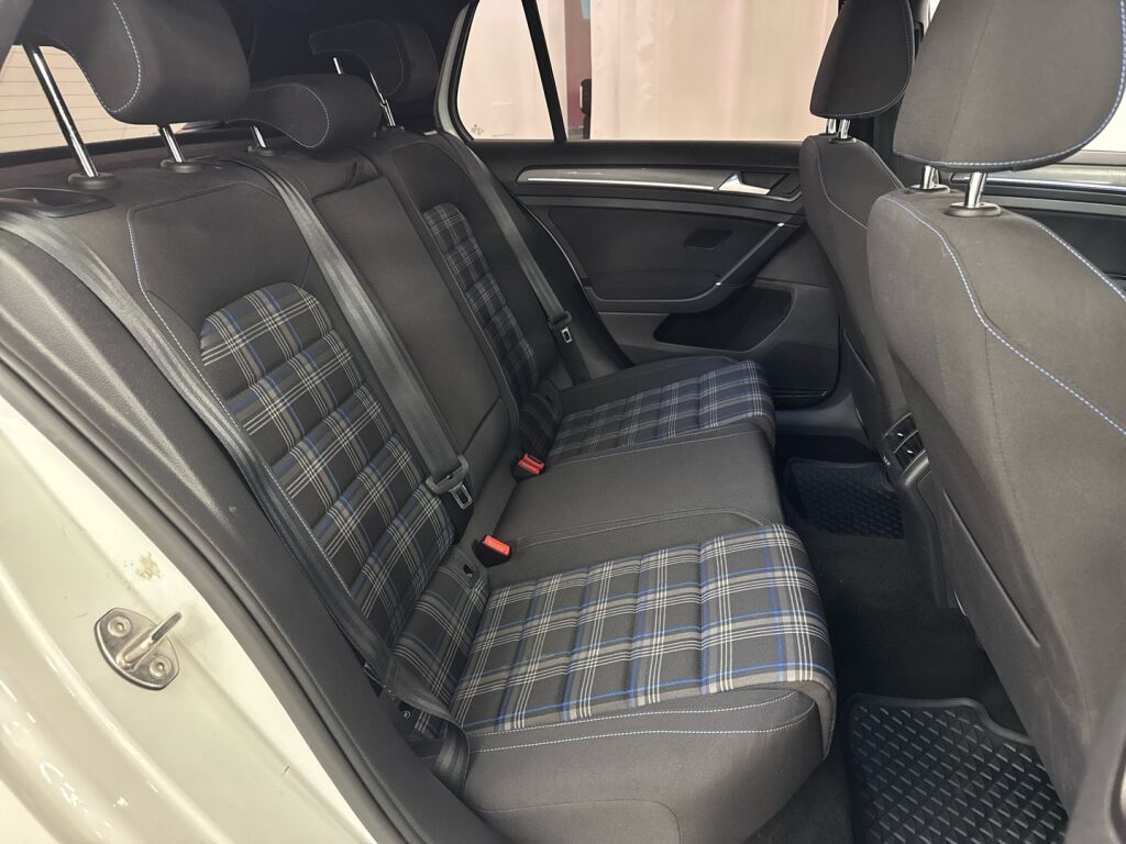 Volkswagen Golf 2020 Valkoinen