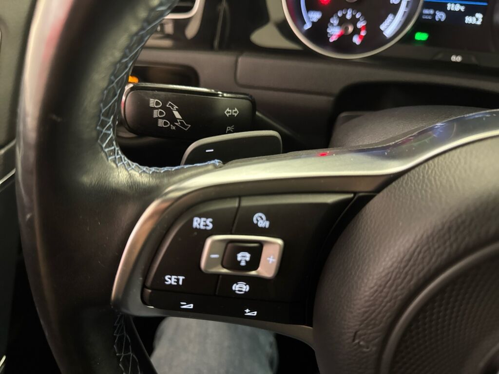 Volkswagen Golf 2020 Valkoinen