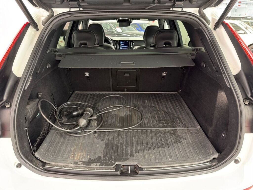 Volvo XC60 2020 Valkoinen