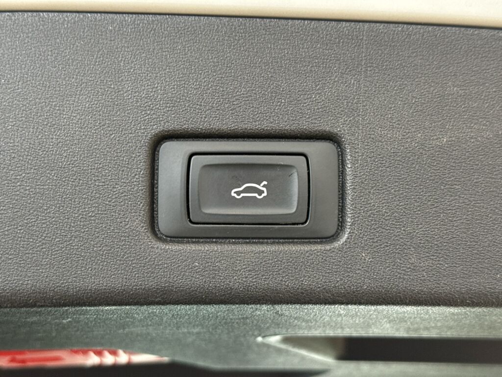 Audi Q4 e-tron 2023 Valkoinen