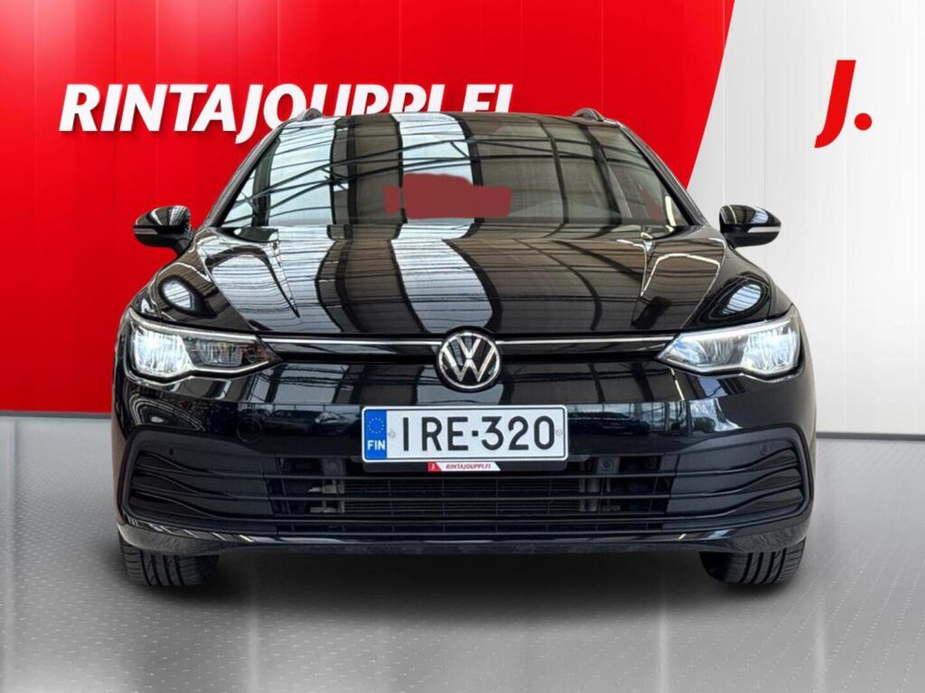 Volkswagen Golf 2023 Musta