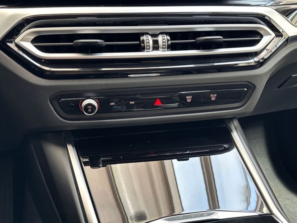 BMW i4 2023 Harmaa metalli(Dravit Gray)