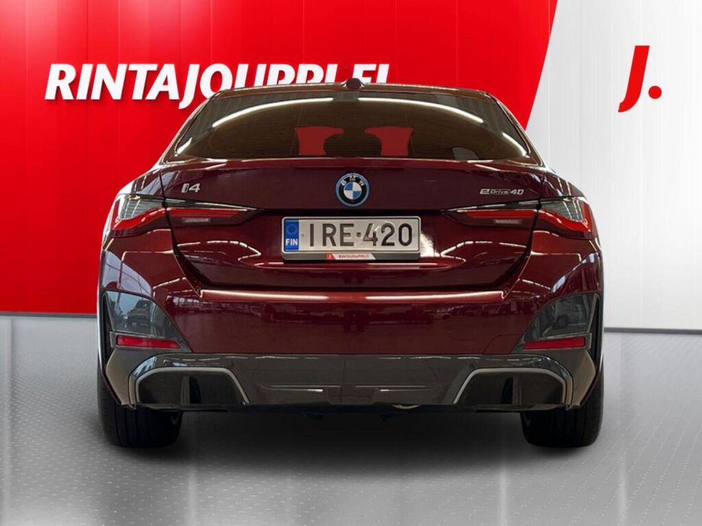 BMW i4 2023 Punainen